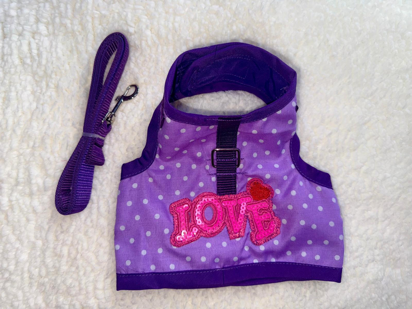 Harness with front design